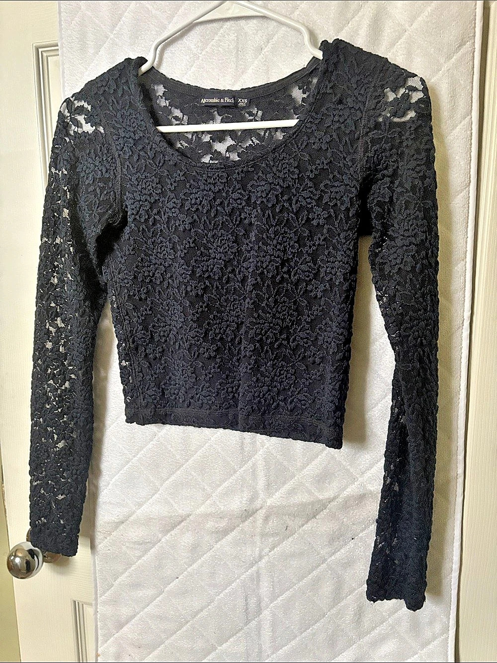 Abercrombie & Fitch Navy Lace Crop Long Sleeve Size XXS Like New